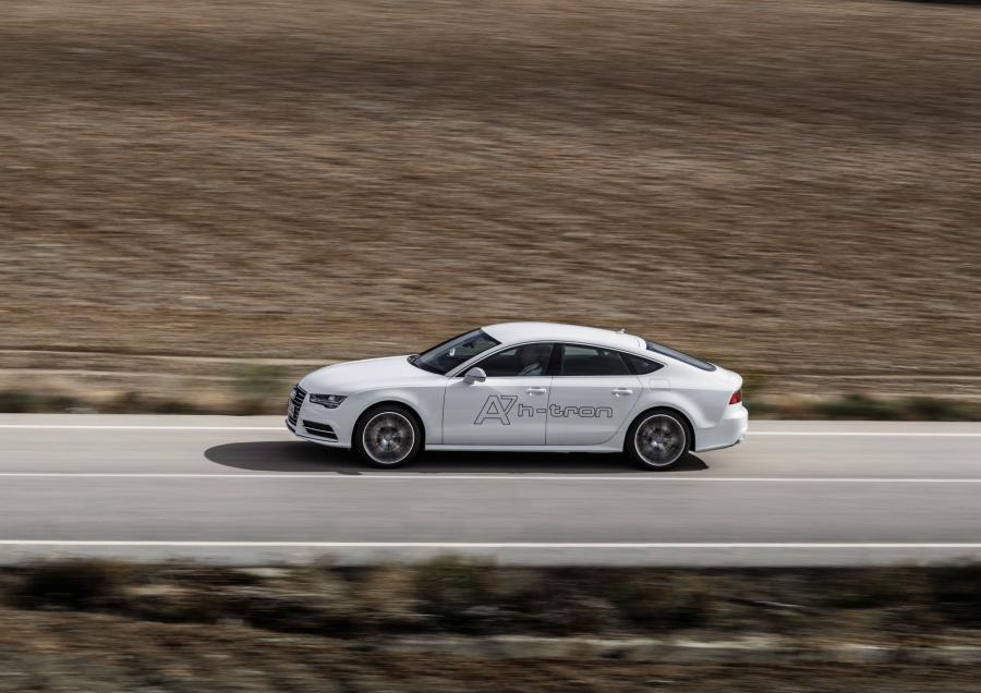  Audi A7 Sportback h-tron Quattro Concept 2014 года  (фото 12 из 34)